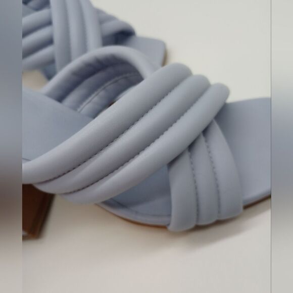 EUC ABOUND Pearl Cross Band  Blue Feather Open Toe Sandals 4.25" Block Heel 9.5 - Picture 10 of 12